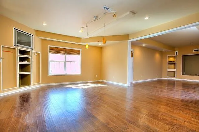 1624 Longmont Dr — Photo 3
