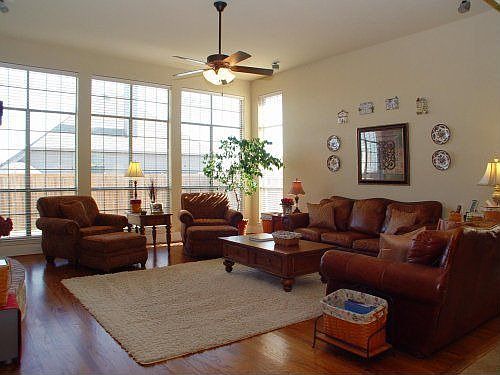 5th image of 1004 Cove Meadow Ct