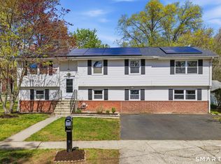 93 Daniel Rd, Hamden, CT 06517