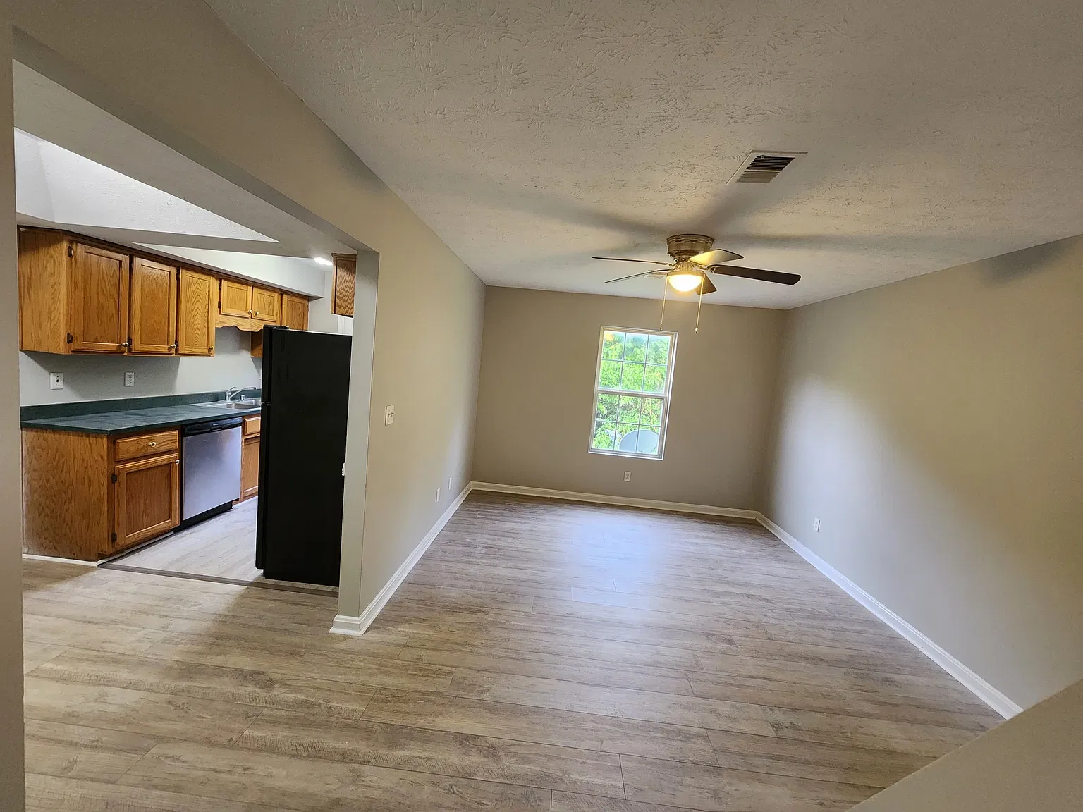 133 Karen Court - 1 — Photo 4