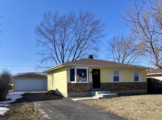 3434 Winhaven Dr, Waukegan, IL 60087