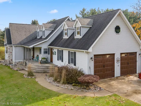 168 N Lake Pleasant Rd, Attica, MI 48412