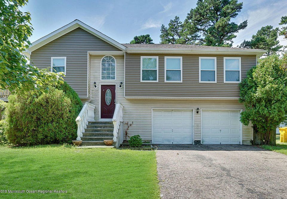 1st image of 140 Colonial Dr