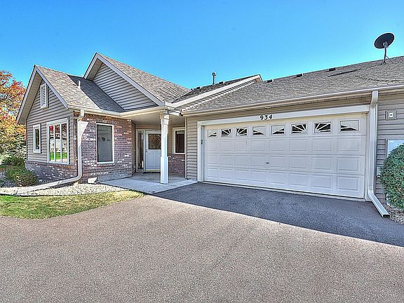 2nd image of 934 Stratford Ln W #934