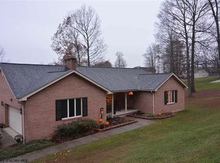 290 Oak Ridge Dr, Mount Clare, WV 26408
