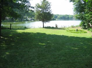 111 Lakeshore Dr, Oakland, NJ 07436