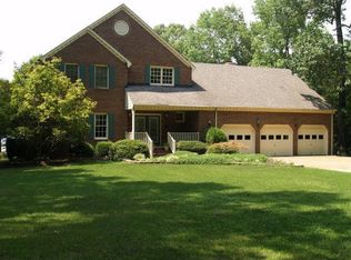 4849 Rosewell Dr, Gloucester, VA 23061