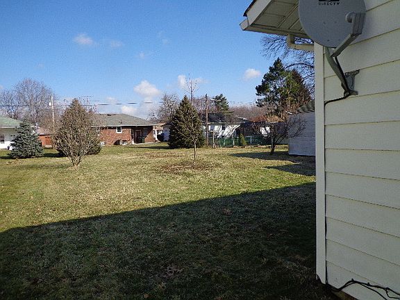 5th image of 281 Courtland St