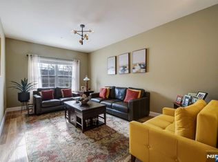 6411 Richmond Rd #411, West Milford, NJ 07480