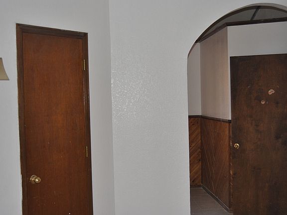 4th image of 321 Arisano Dr