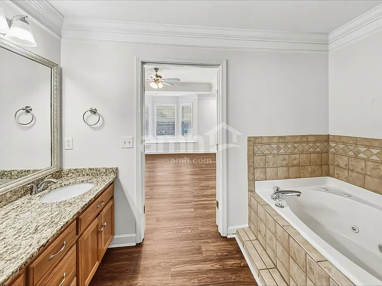 1305 Bantry Dr — Photo 13