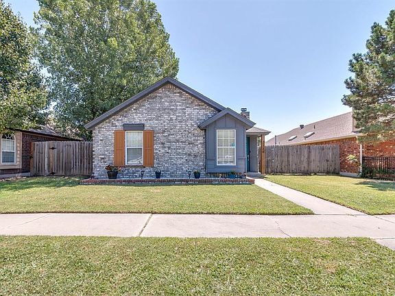 3rd image of 2138 Parkview Dr