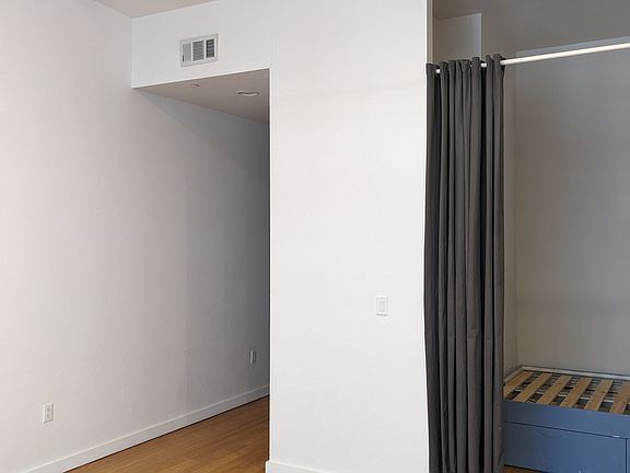 3rd image of 16 Jessie St APT 407