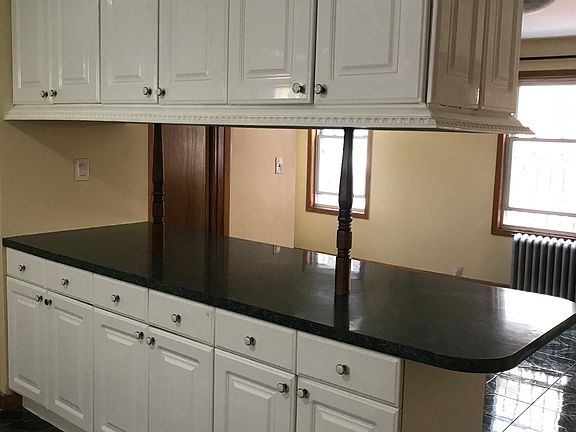 3rd image of 8825 188th St