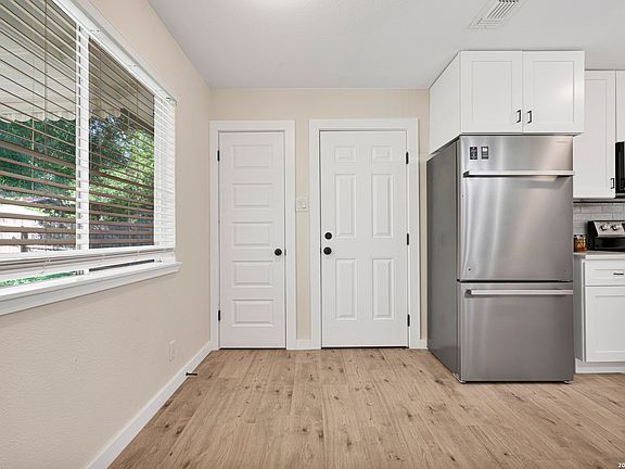 4th image of 7022 FOREST MEADOW ST