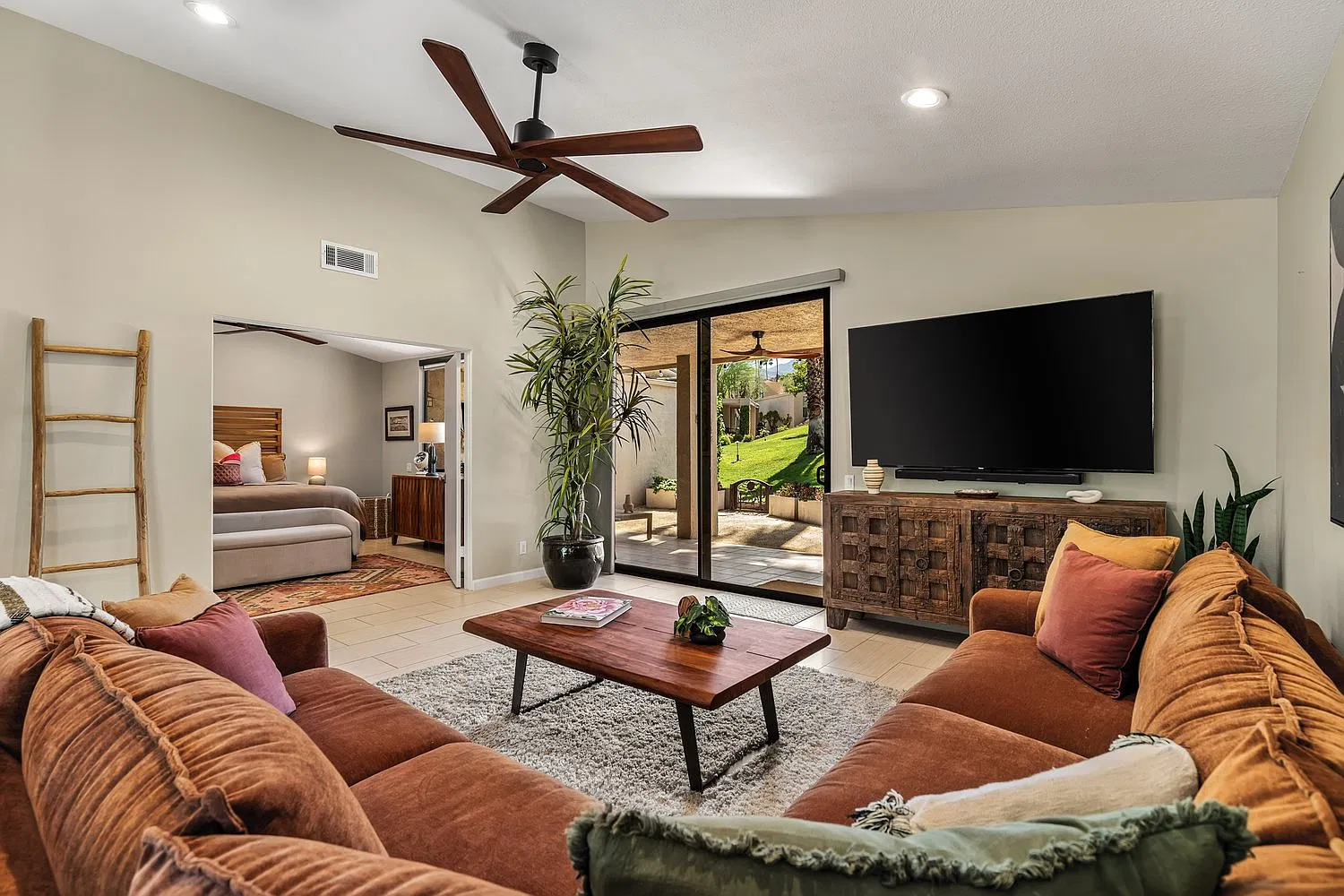 1 bed, 1025 sqft, $4,500 — Photo 1