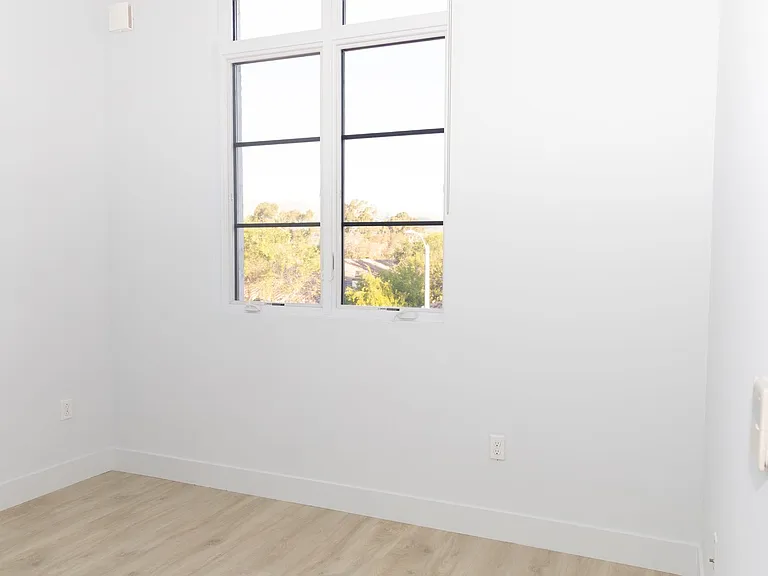 72 W Santa Clara St — Photo 18