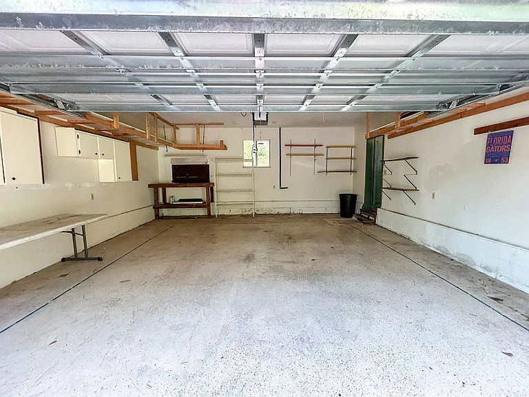 315 NW 28th St — Photo 31