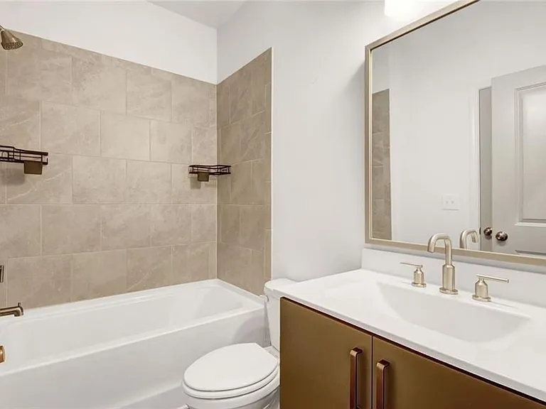 900 Brees Ct — Photo 23