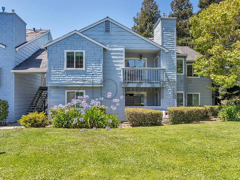 535 Lighthouse Dr #1 — Photo 1