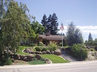 9608 La Posada Dr, Oakdale, CA 95361