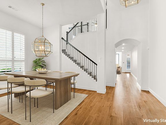 Open entry formal dining