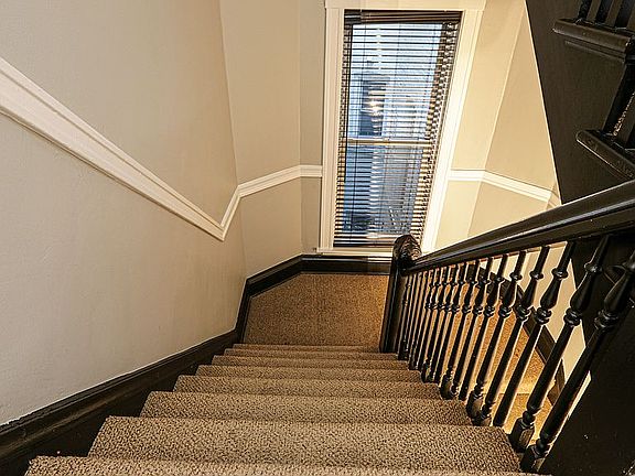 5th image of 1714 W Leland Ave #16
