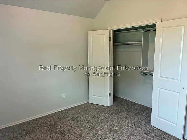 343751 E 870th Rd — Photo 16