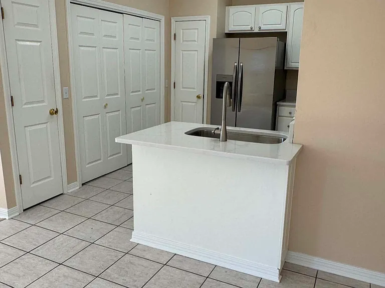 395 Makenzie Ln #395 — Photo 7