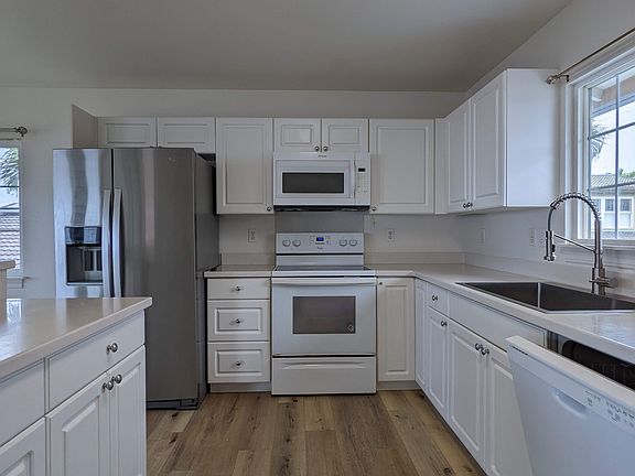 4th image of 92-1502 Hoalii St