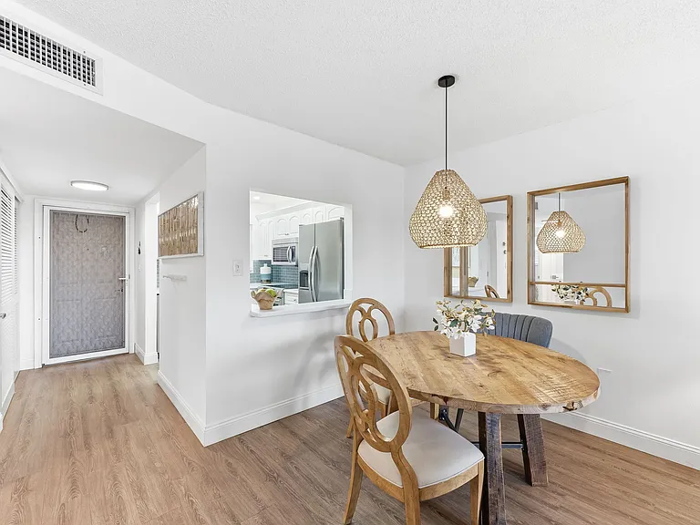 300 Forest Lakes Blvd #312 — Photo 8