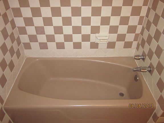 5th image of 622 Oak Dr