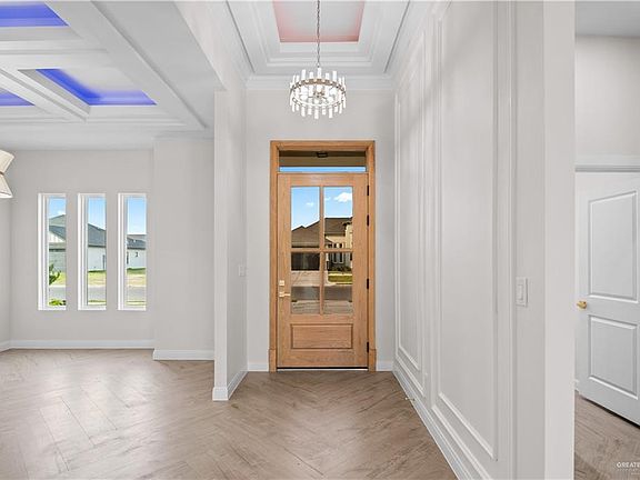 3rd image of 903 Azalea St