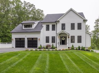 2 Ledgestone Rd, Douglas, MA 01516