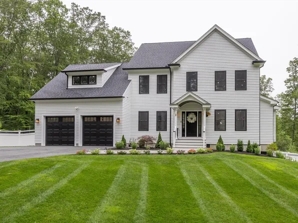 2 Ledgestone Rd, Douglas, MA 01516