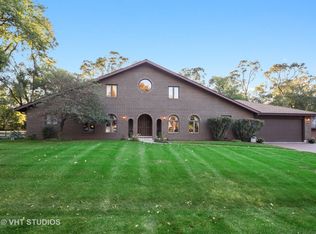 9709 Zimmer Dr, Algonquin, IL 60102