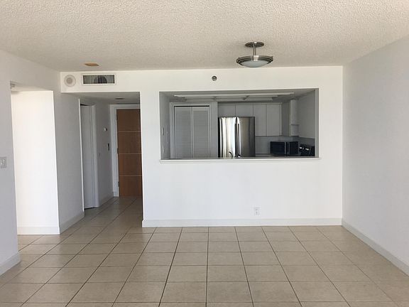 3rd image of 400 S Pointe Dr APT 1008