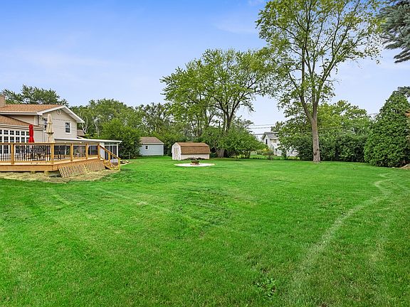 2nd image of 20W560 Glen Pl