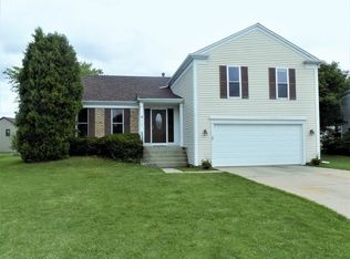1307 Gail Dr, Buffalo Grove, IL