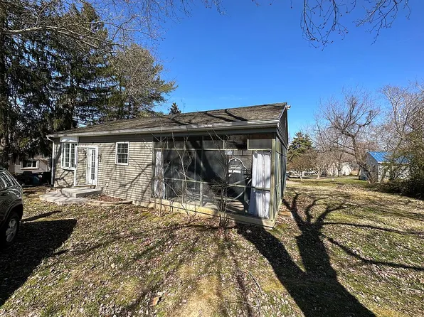 17 4th Ave, Earleville, MD 21919