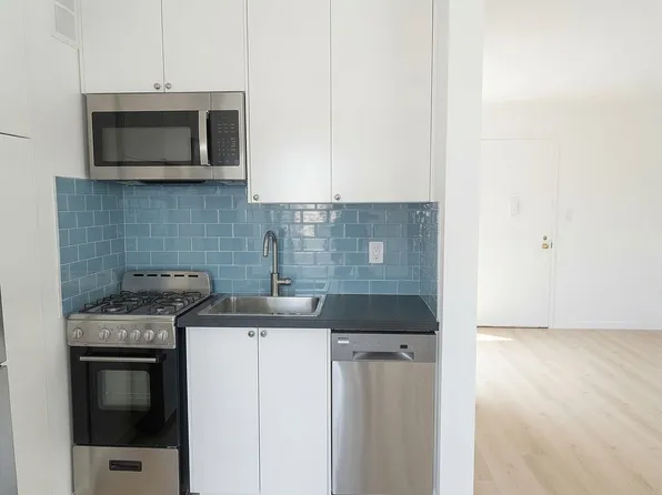 215 Adams St APT 2D, Brooklyn, NY 11201