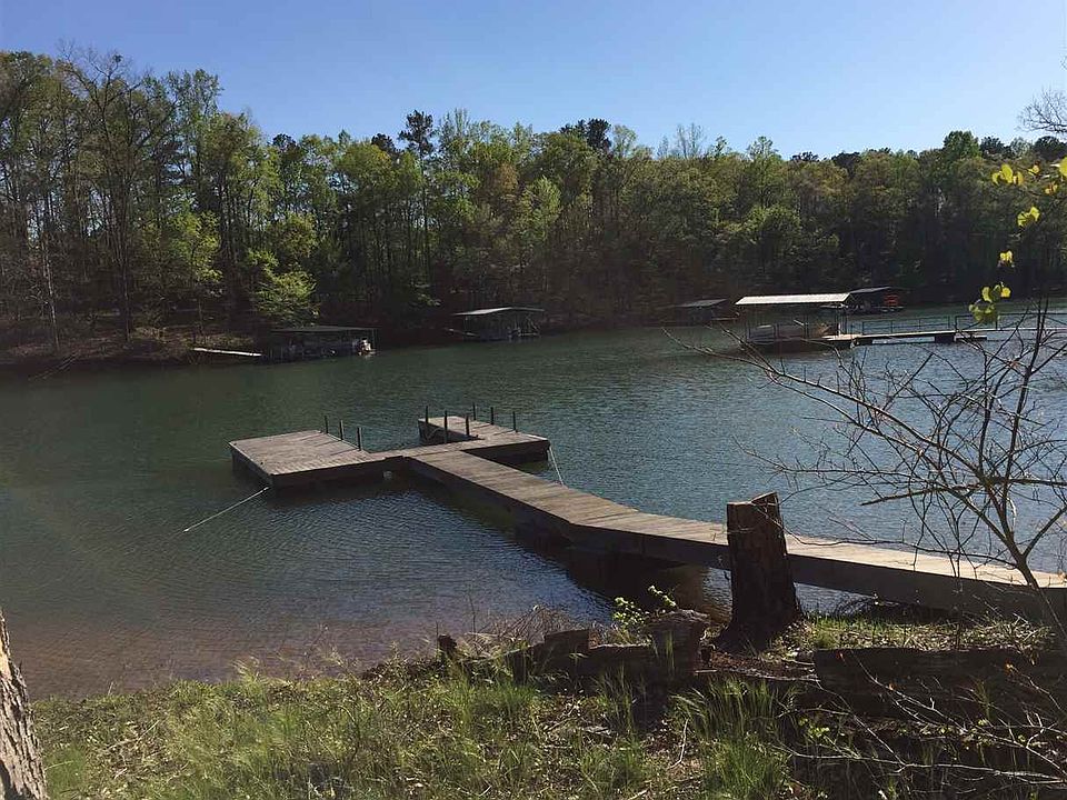 2nd image of 200 Rochester Rd
