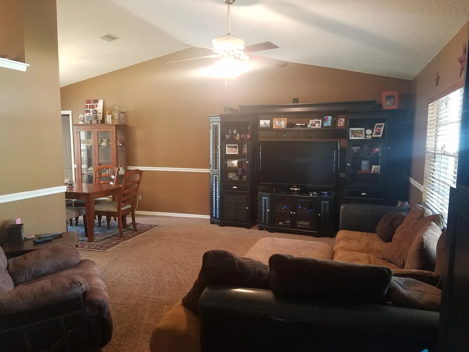 4 bed, 1904 sqft, $2,800 — Photo 3