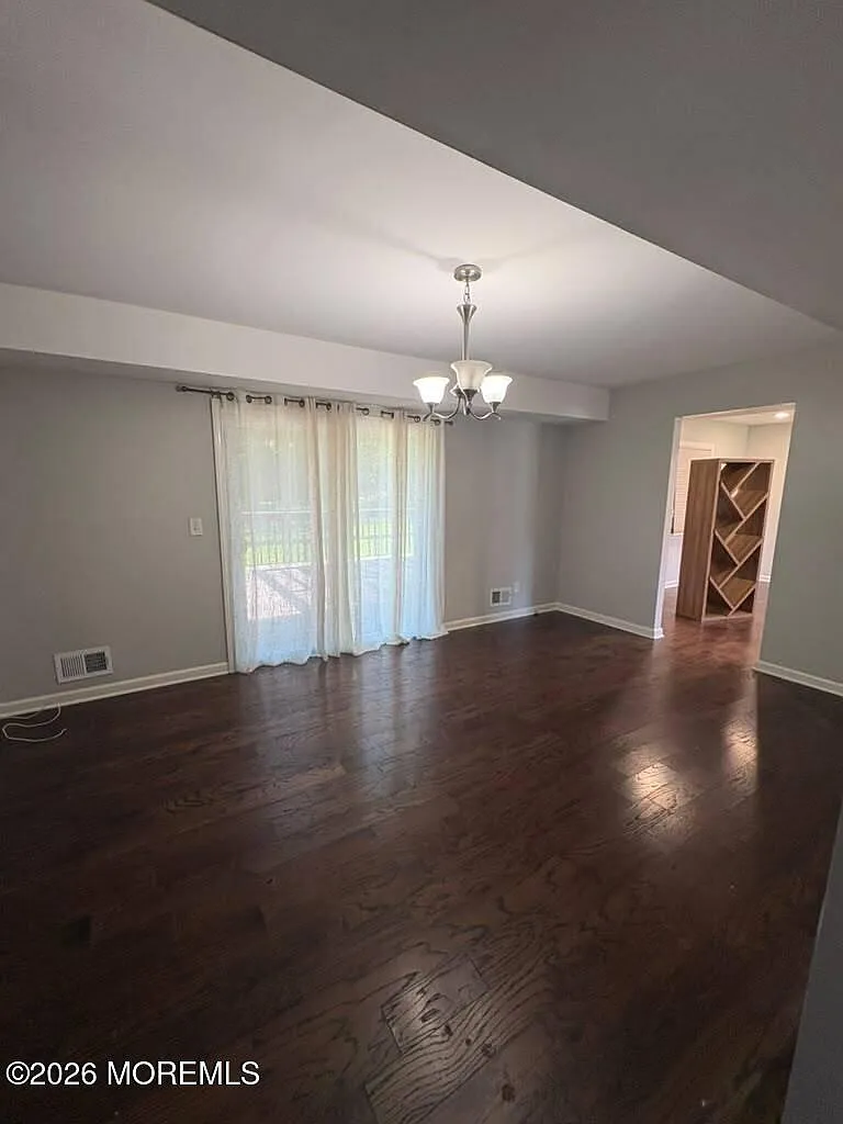 4 bed, 3.5 bath, 2851 sqft, $4,200 — Photo 4