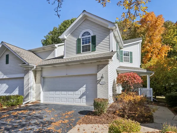 306 Normandie Dr, Sugar Grove, IL 60554