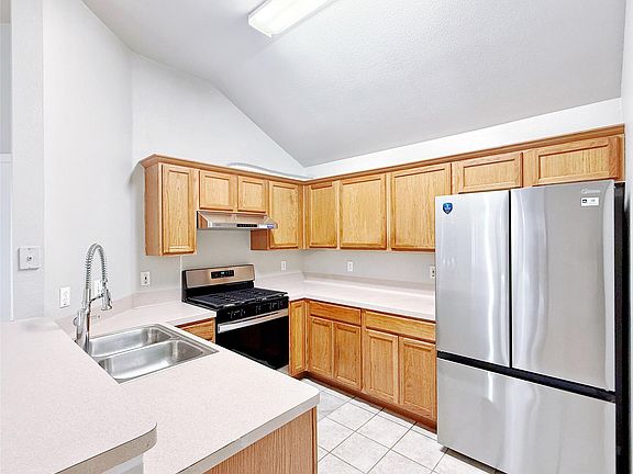 5th image of 1581 Parkfield Cir