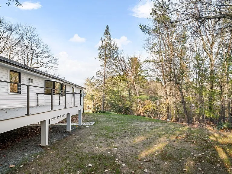 44 Sherburn Cir — Photo 10