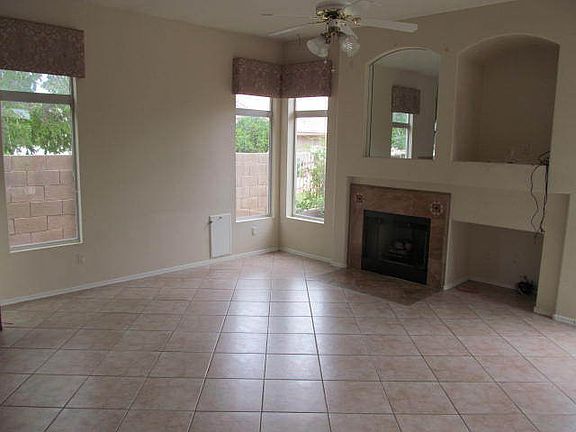 3rd image of 311 W Calle De Caballos
