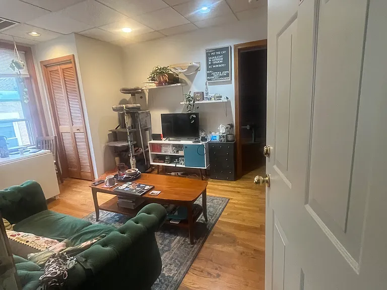 5 Margaret St #4 — Photo 1