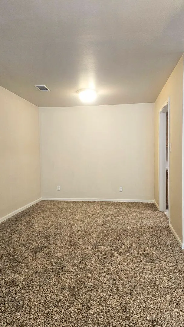5555 Springvale Apartments — Photo 3